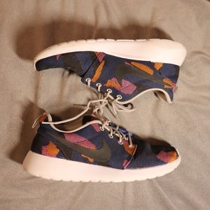 Nike Shoes (7-7.5 Womens)